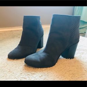 American eagle grey heels